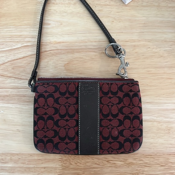 Coach Red and brown small wristlet - Picture 4 of 4
